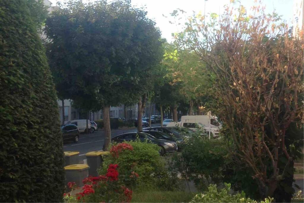 Cathedrale, Champagne Near, Park And Stores Close 랭스 외부 사진